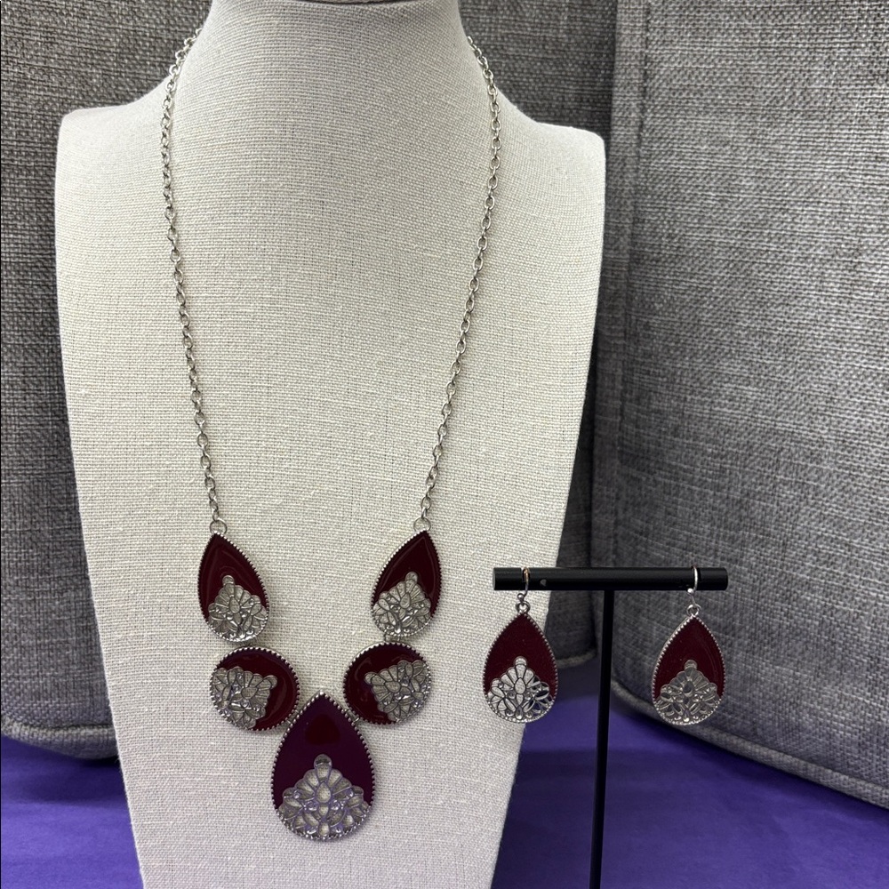 C 1946 Elegant Silver and Red Teardrop Necklace & Earring Set